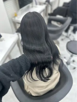 ロング カラー niina🖤 寒色×レイヤーのヘアスタイル