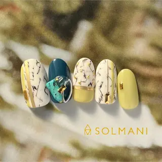 ネイル SOLMANI 予約担当のネイルデザイン