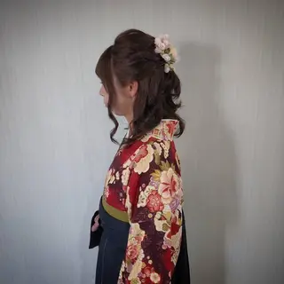 セミロング パーマ ヘアアレンジ ネイル Add9 柳田健登のヘアスタイル