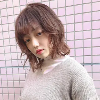ミディアム カラー KANA/ボブ/ インナーカラー/艶髪のヘアスタイル