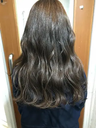 ロング 山本 みきのヘアスタイル