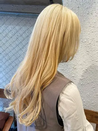 ロング 坂田 友梨奈のヘアスタイル