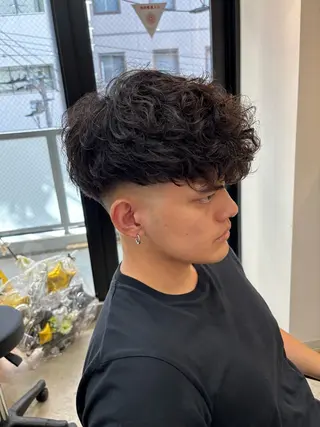 ショート パーマ メンズ 渡 汐音のヘアスタイル