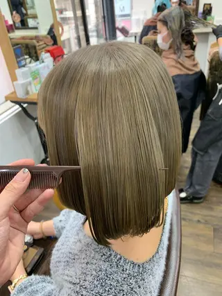 ショート カラー 🌸U-topia 🌸伊藤穂乃花🌸のヘアスタイル