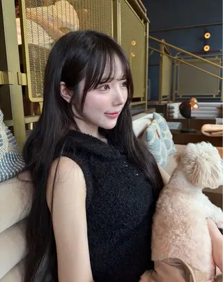 ロング 透けるやわらか艶髪♡ ナチュラルストレートのヘアスタイル