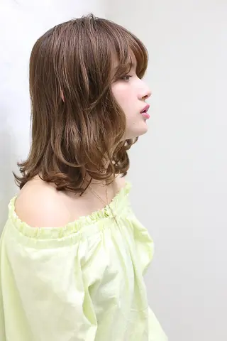 ミディアム 小林 永佳のヘアスタイル