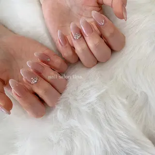 ネイル nail salon tina.所属・中山 はづきのネイルデザイン
