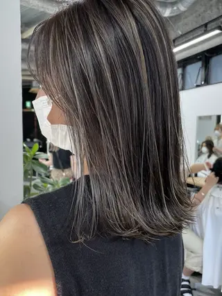 セミロング カラー 🫧艶髪矯正🫧 伊原修子のヘアスタイル