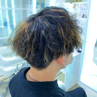 カラー パーマ メンズ スパイラル波巻き パーマ井本汰壱のヘアスタイル