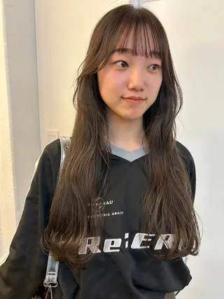 ロング レイヤーカット/ 透明感カラーmikuのヘアスタイル