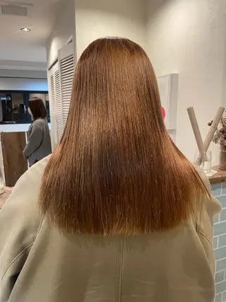 セミロング カラー 渋谷 留菜のヘアスタイル