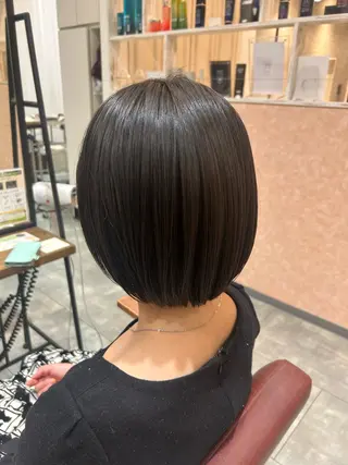 ミディアム La Bless 大阪梅田所属・梅田 ミディアム ショートYUKINOのヘアスタイル