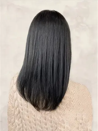 セミロング 艶カラー🦄💙 ゆきなのヘアスタイル