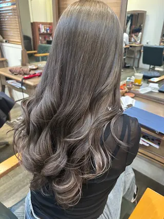 ロング カラー SALOWIN 新宿三丁目me+所属・レイヤー/ボブ/ 髪質改善/石井ハルカのヘアスタイル