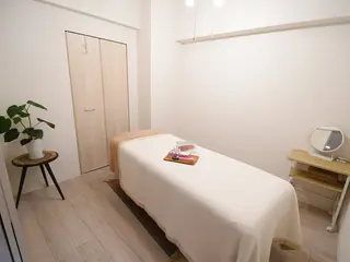 スリーピーオーブ所属・自爪育成眠れるサロン スリーピーオーブしずのネイルデザイン