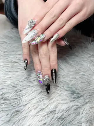 ネイル シェヌネイル JURAのネイルデザイン