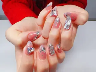 ネイル YUYI.nail salon所属・Mi Naのネイルデザイン