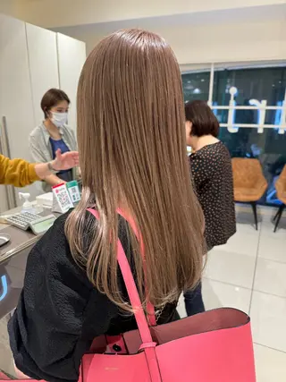 カラー 🎀ハイトーン🎀 🩶艶髪🩶YUNAのヘアスタイル