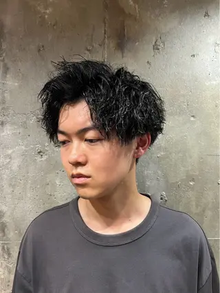 パーマ メンズ 窪田 欣恭のヘアスタイル