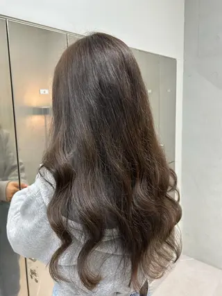ロング カラー IO イオリのヘアスタイル