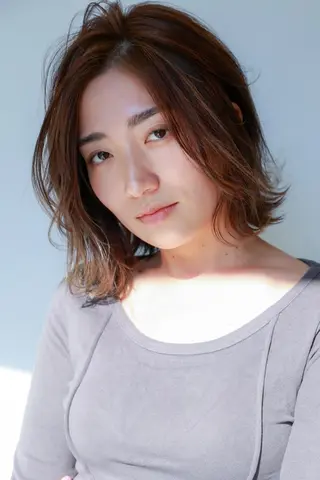 ミディアム パーマ カラー ブリーチなし透明感 カラー✨横山 佳希のヘアスタイル