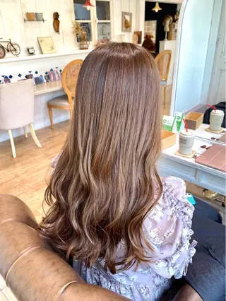 hair roomShe'rie所属・中見 香織のヘアスタイル