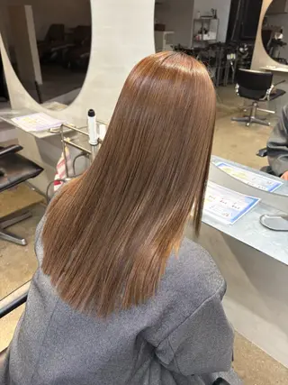 ミディアム ニシタニ コハルのヘアスタイル