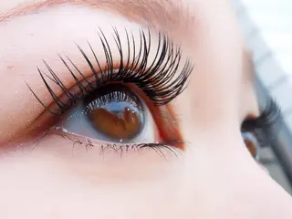 マツエク・マツパ まつ毛専門店chouchou所属・しぶや まなのマツエク・マツパデザイン