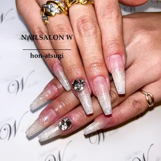 セミロング ネイルサロン ダブルのネイルデザイン