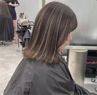 ミディアム カラー ハイライト、レイヤー カット/西梅田/中西のヘアスタイル