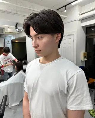 ミディアム パーマ メンズ グランジヘア 無造作ヘアHYUGAのヘアスタイル