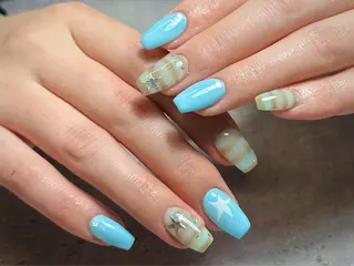 ネイル 7LOOKS フェンのネイルデザイン