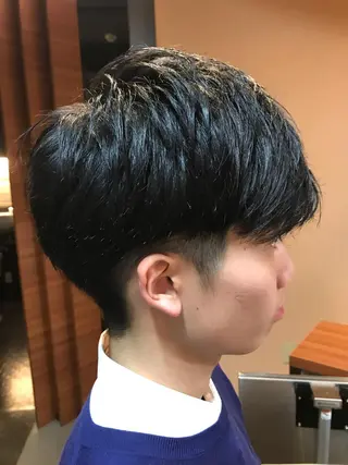 ショート メンズ 🔶艶髪レイヤー 縮毛矯正 金山🔶のヘアスタイル