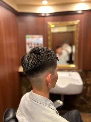 ショート 西本 健斗のヘアスタイル