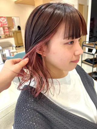 ショート カラー ヘアアレンジ サナ🌱 切りっぱなしボブのヘアスタイル