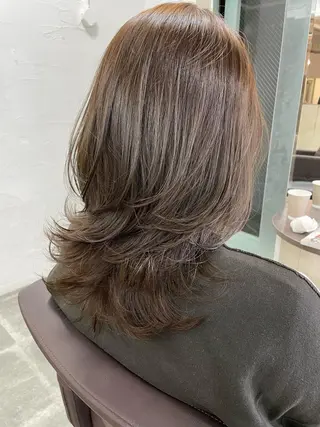 ミディアム カラー 平 ちひろのヘアスタイル
