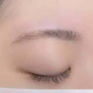 アイブロウ une FEMINの眉毛・アイブロウイメージ