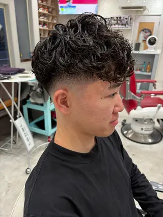 ショート パーマ メンズ 本間 颯太のヘアスタイル