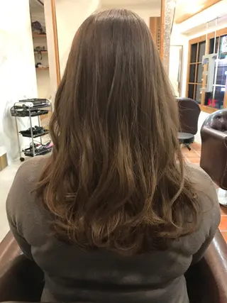 セミロング カラー ACT仙川所属・みうら ミウラのヘアスタイル