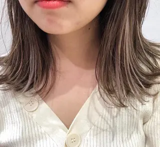 ミディアム カラー 滝本 里実のヘアスタイル