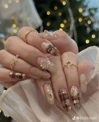 ネイル AMI NAIL 池袋所属・キム ハンのネイルデザイン