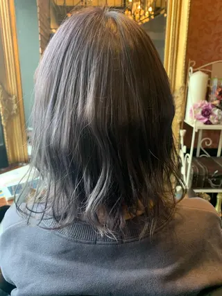 ミディアム カラー 藤井菜々 （エルベスアクト）のヘアスタイル