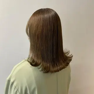 ミディアム カラー natsumi / N°ariaのヘアスタイル