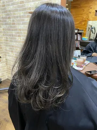 セミロング 藤本 彩果のヘアスタイル