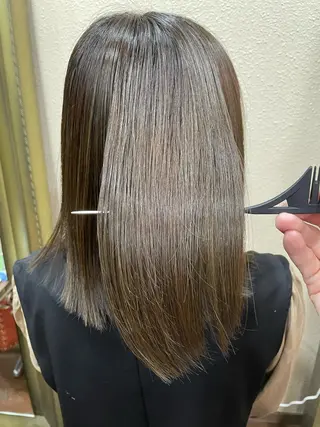 ミディアム カラー 由谷 祥伍のヘアスタイル