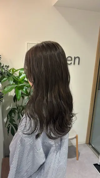 カラー lien YURINAのヘアスタイル