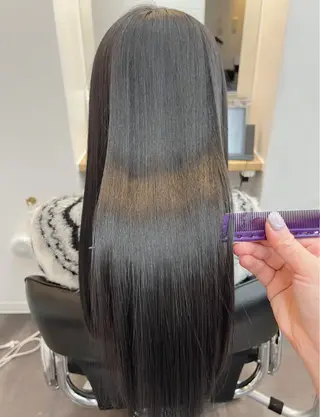 ロング カラー mai🐷髪質改善 🖤透ける暗髪🖤のヘアスタイル