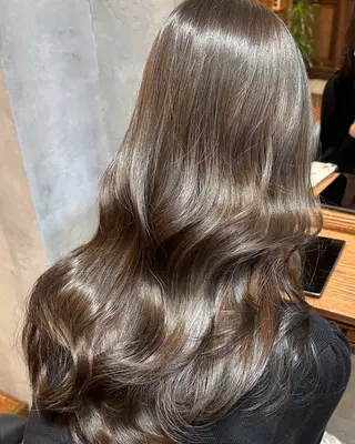 ロング 寺田鼓捺/艶カラー /透明感カラーのヘアスタイル