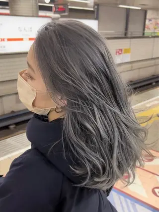 セミロング カラー FIVE Bunt@のヘアスタイル