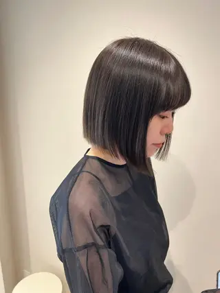 ショート カラー ノイシキ サキのヘアスタイル